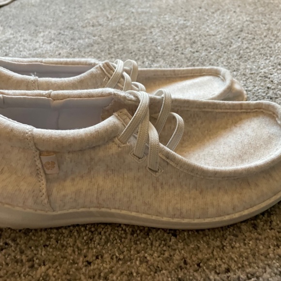 Tommy Bahama - Picture 5 of 8